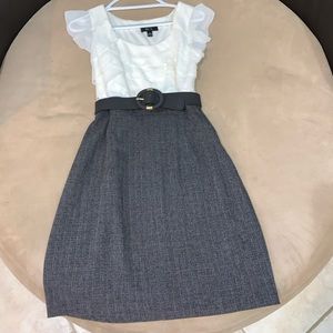 Woman’s 2 tone dress